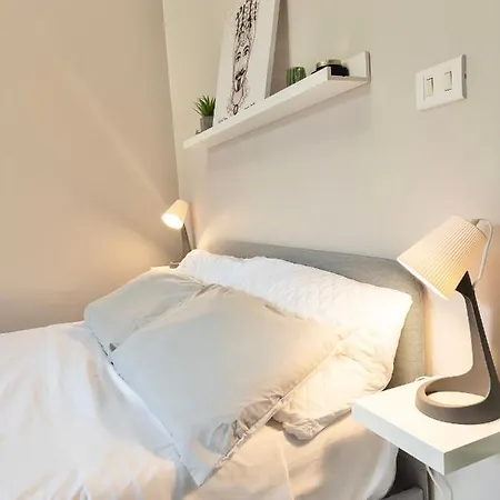 Etna Bright House شقة *