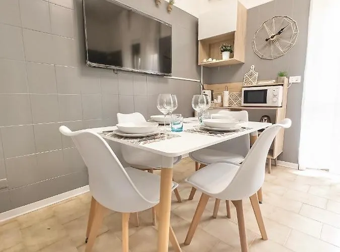 Etna Bright House شقة *