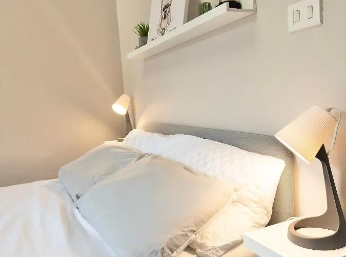 Etna Bright House شقة *